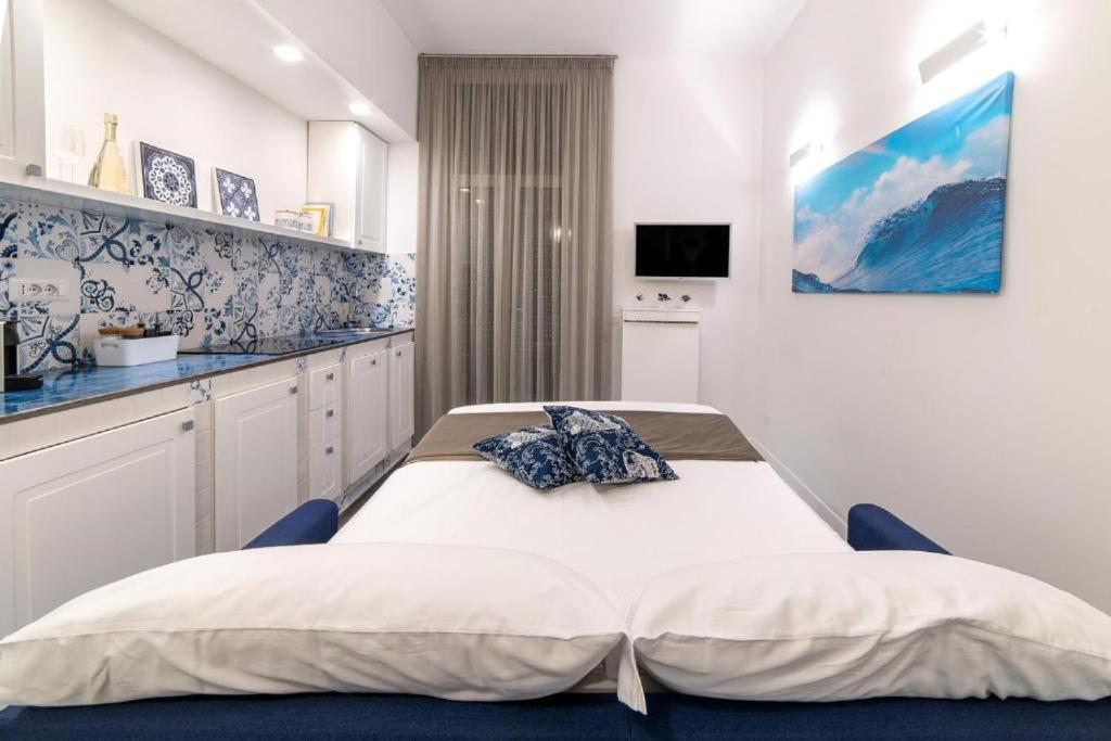Suitesettepesciolini - Case Vacanze Nemo E Dory Salerno Exteriör bild