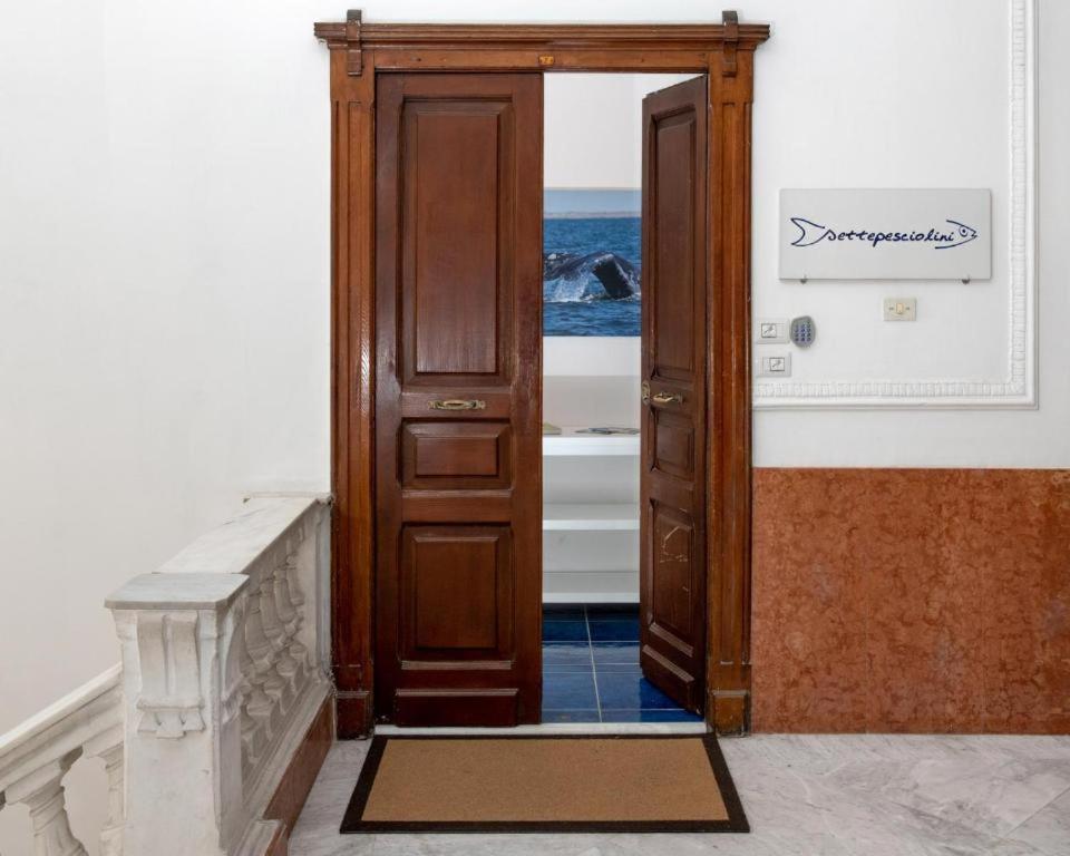 Suitesettepesciolini - Case Vacanze Nemo E Dory Salerno Exteriör bild