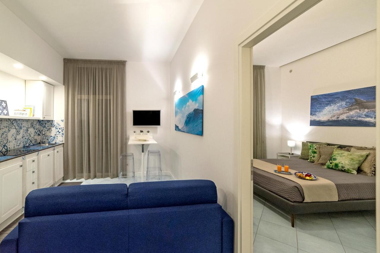 Suitesettepesciolini - Case Vacanze Nemo E Dory Salerno Exteriör bild